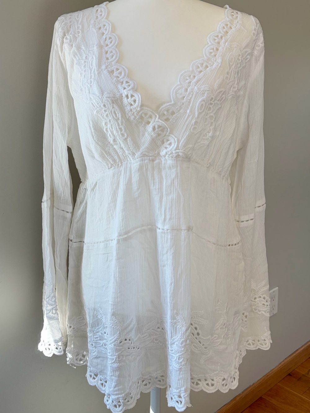 Boston Proper White Embroidered Lace Tunic L New with Tags